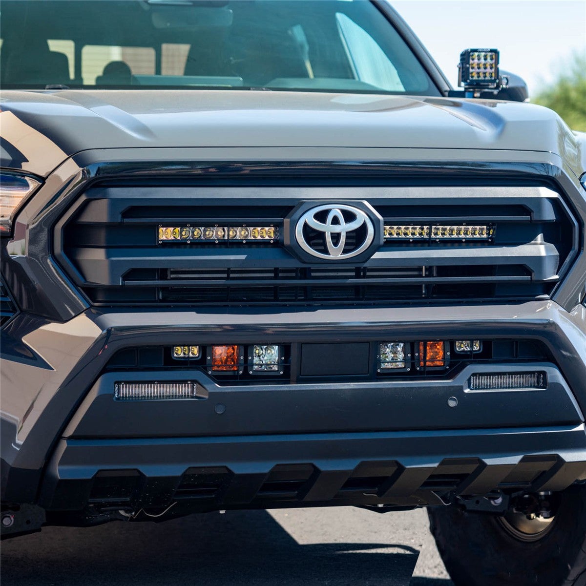 Toyota Tacoma (24-Present) SR-Series 10 Inch Spot/Flood Behind the Grille Kit RIGID Industries