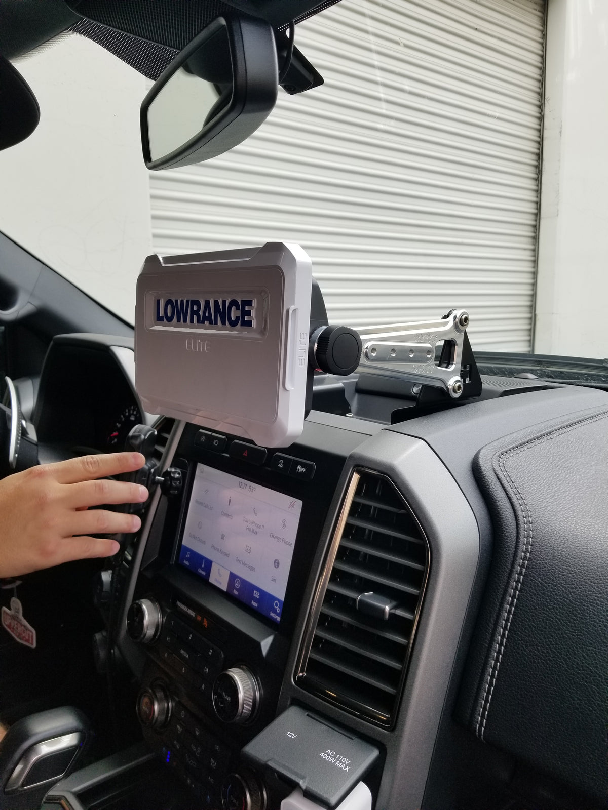 2015-20 F150/RAPTOR 2017-21 SUPERDUTY SWIVEL GPS MOUNT