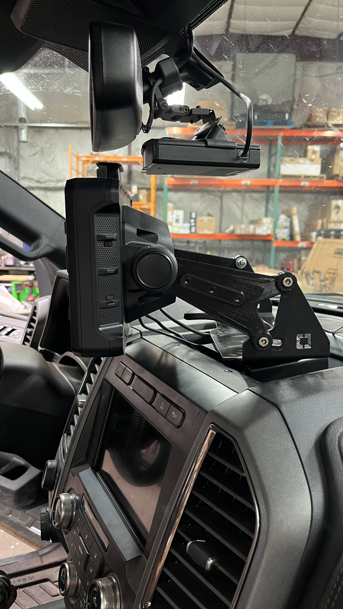 2015-20 F150/RAPTOR 2017-21 SUPERDUTY SWIVEL GPS MOUNT