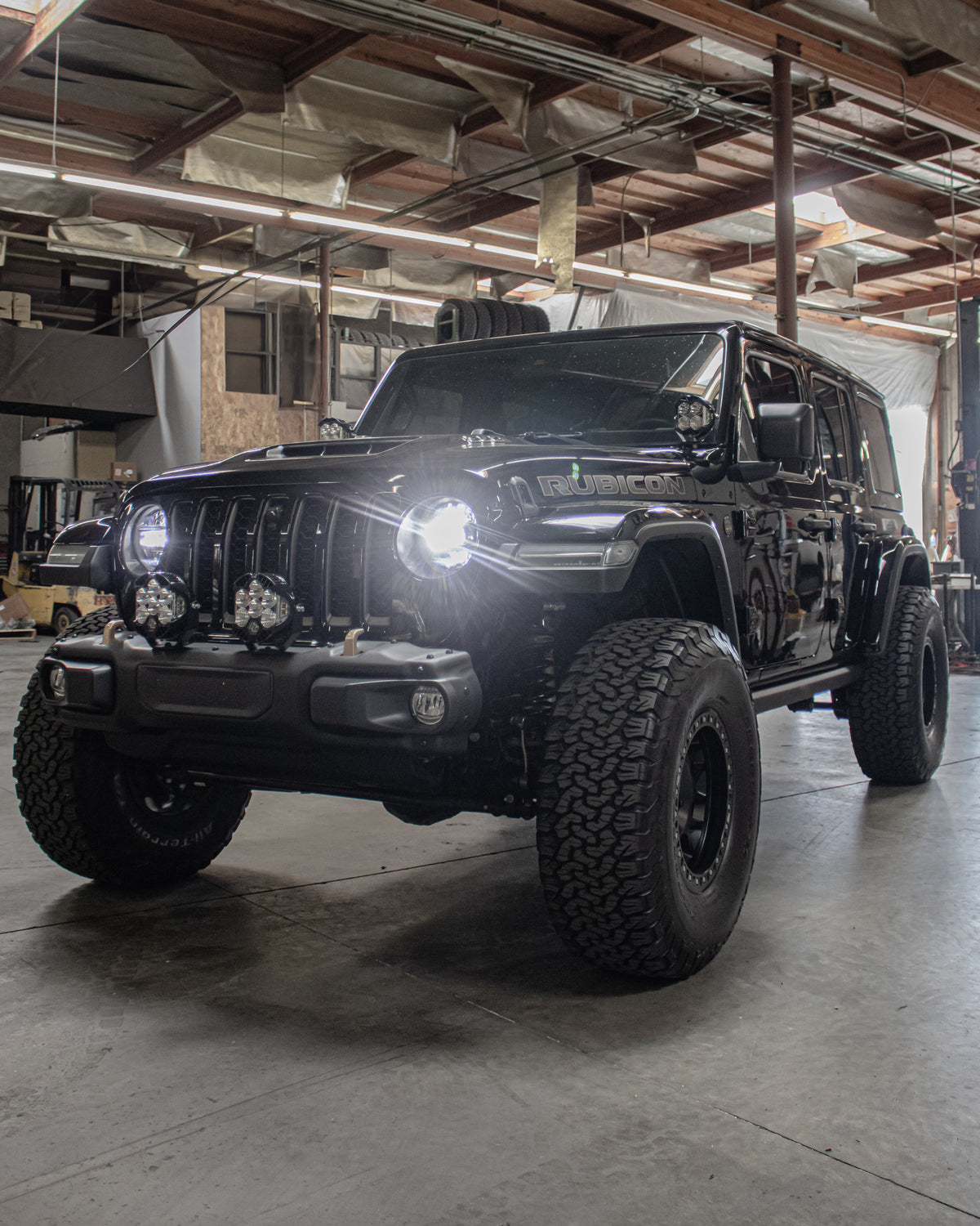 LIGHT BARS & LIGHTING KITS